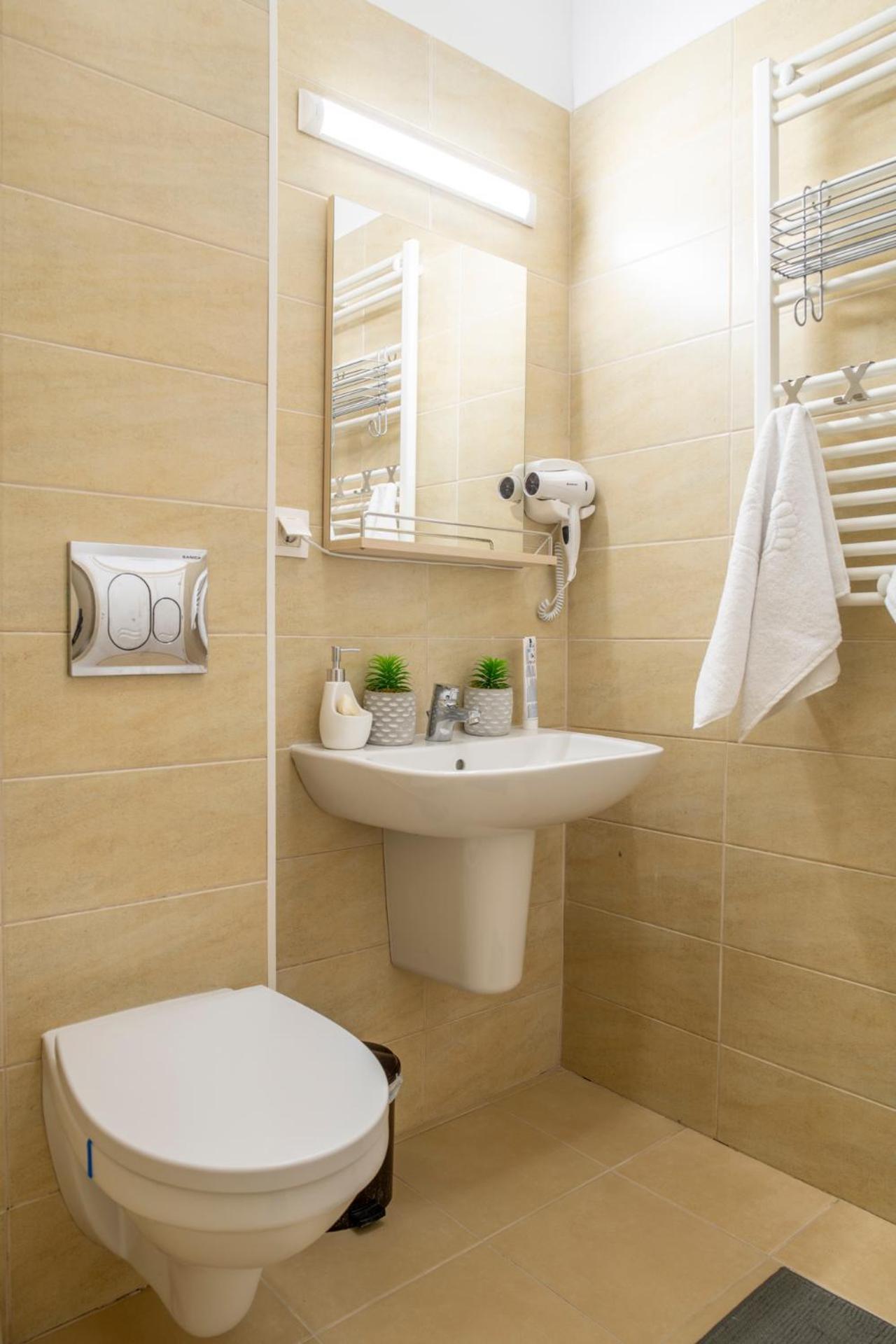 Gvitown Central Apartment Bucarest Esterno foto